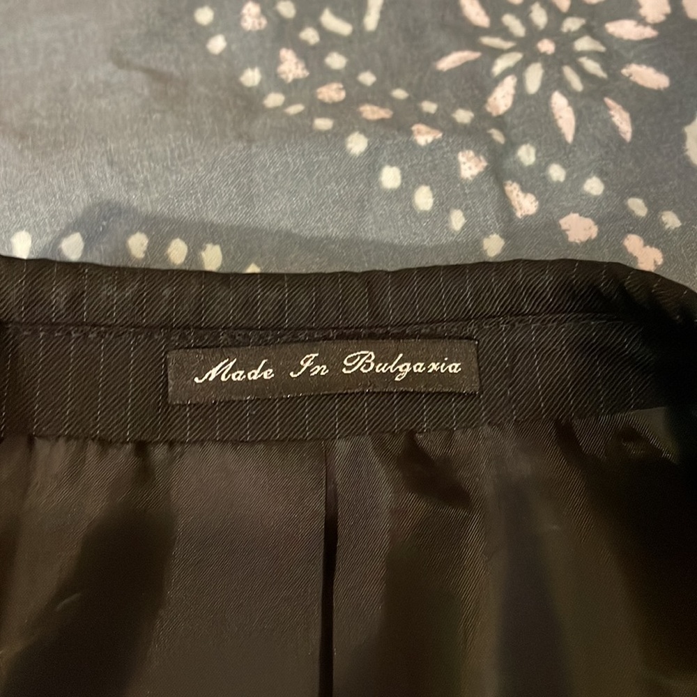 Perry Ellis 2pc suit - Picture 2 of 5